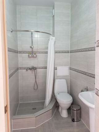 Гостевой дом Guest House on Ardzinba 91 Гагра Семейный полулюкс-3