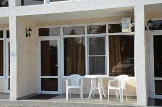 Гостевой дом Guest House on Ardzinba 91 Гагра Двухместный номер с 1 кроватью с видом на море-3