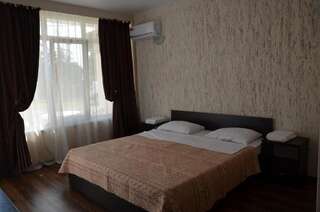 Гостевой дом Guest House on Ardzinba 91 Гагра Двухместный номер с 1 кроватью с видом на море-7